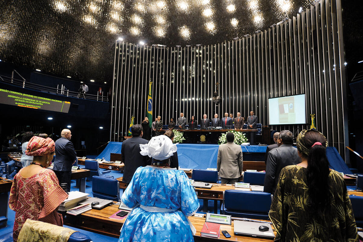A ceremony featuring AfroBrazilian women leaders in commemorating the abolition of the slave trade in Brazil’s senate chamber. (Photo courtesy of Senado Federal do Brasil.)