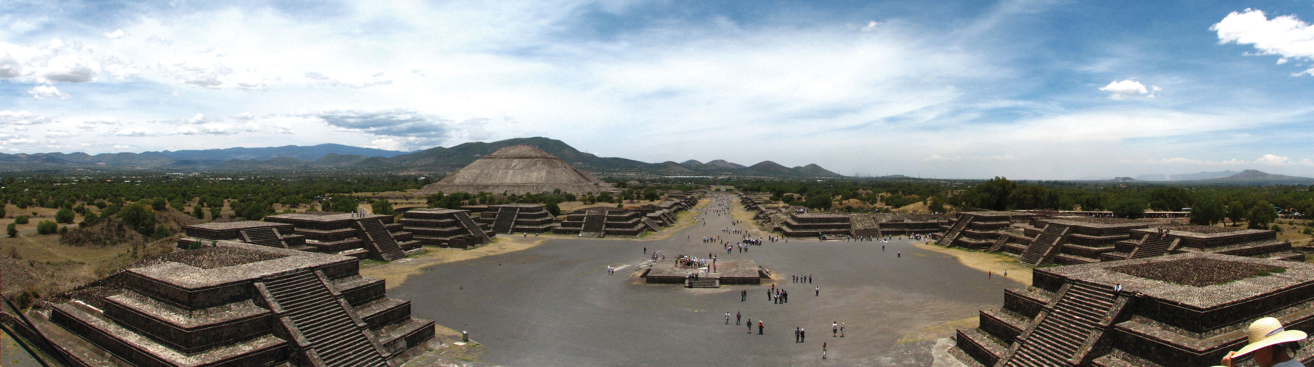 An aerial view of the structures on the Avenue of the Dead and the Pyramid of the Sun at Teotihuacán. (Photo by Oscar Palma.)