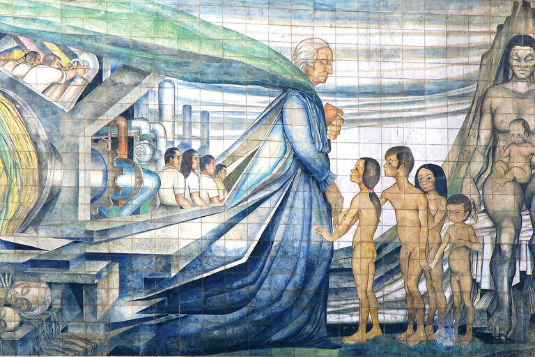 A mural honors Gabriela Mistral with themes important to her: mother love and child care, but also death and economic justice. (Photo by Ricardo Hurtubia/Mural by Fernando Daza, 1970.)