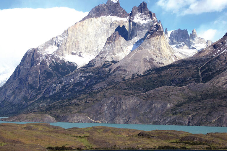 The rugged peaks and glaciers of Los Cuernos, Parque Nacional Torres del Paine, Chile. (Photo by Kurt Cuffey.)