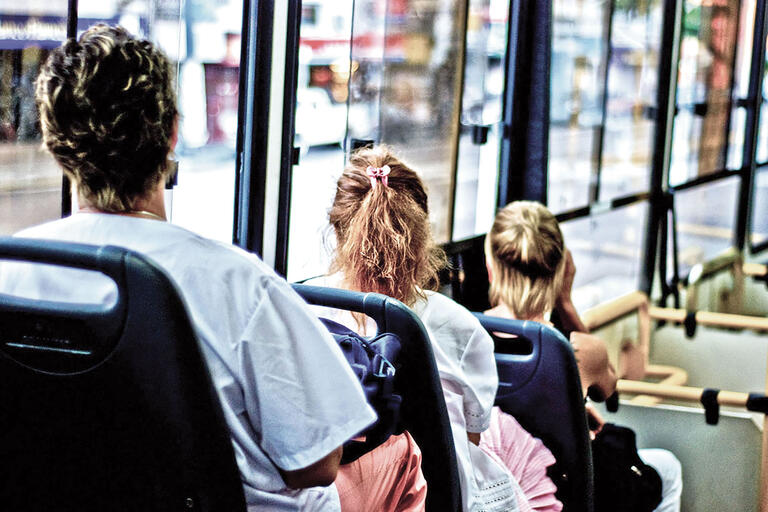 Riders commuting by colectivo (bus) in Buenos Aires. (Photo by Maximiliano Neira.)