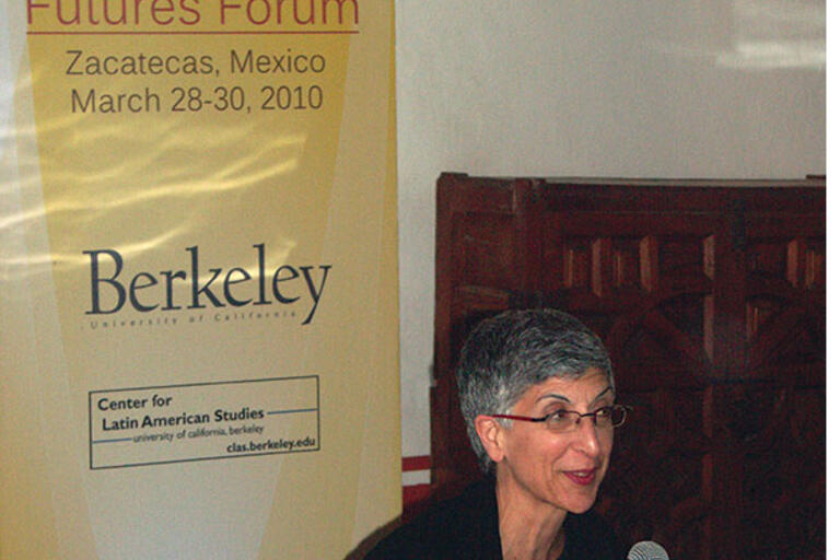 Tamar Jacoby speaks at the U.S.-Mexico Futures Forum. (Photo by Dionicia Ramos.) Tamar Jacoby speaks at the U.S.-Mexico Futures Forum in Zacatecas, 2010. (Photo by Dionicia Ramos.)