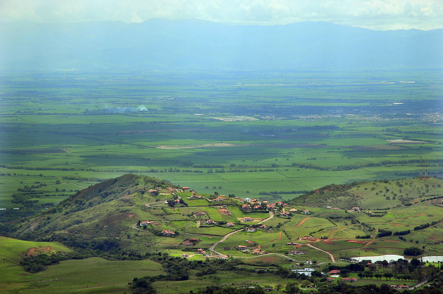The verdant agricultural heartland of Colombia’s Cauca Valley was shaped by the dispossession of Black families’ lands. (Photo by Neil Palmer (CIAT).)