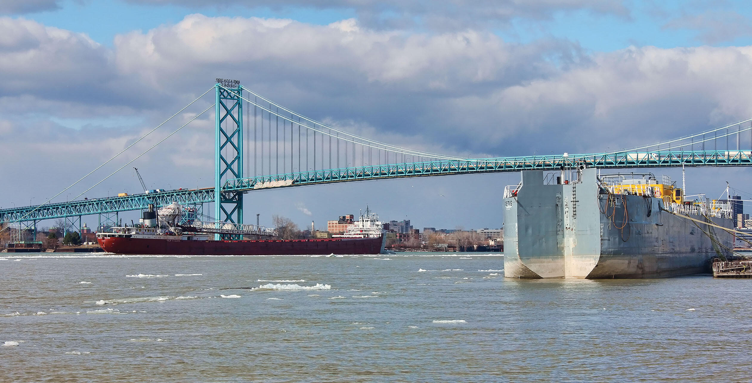 The Ambassador Bridge connecting Detroit, Michigan, and Windsor, Ontario. (Photo by Di Bédard.)