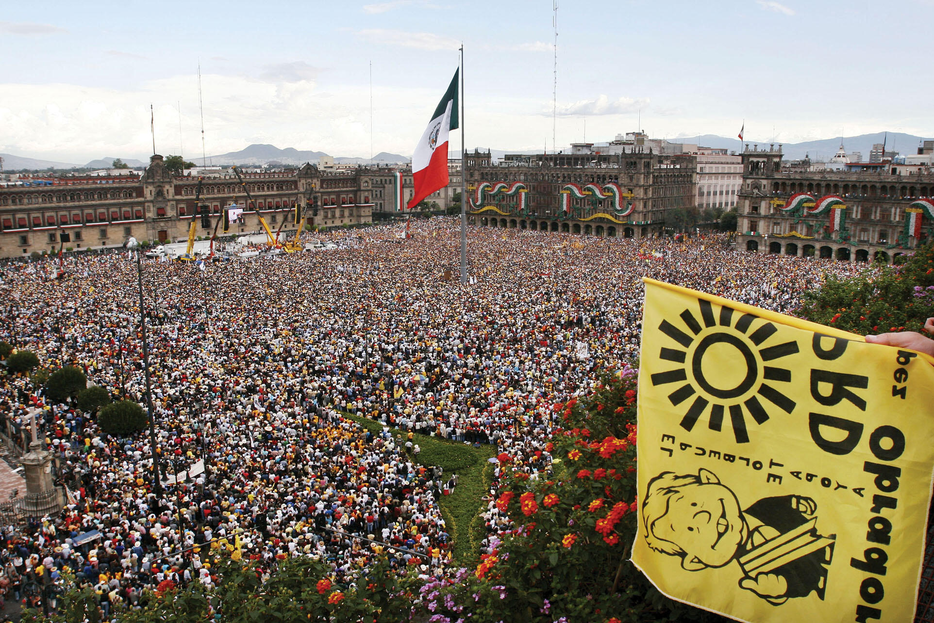 A huge crowd gathered in Mexico City's main plaza, the Zocalo, to support Andrés Manuel López Obrador’s resistance to the declared results of the 2006 election. (Photo by Marco Ugarte/Associated Press.)