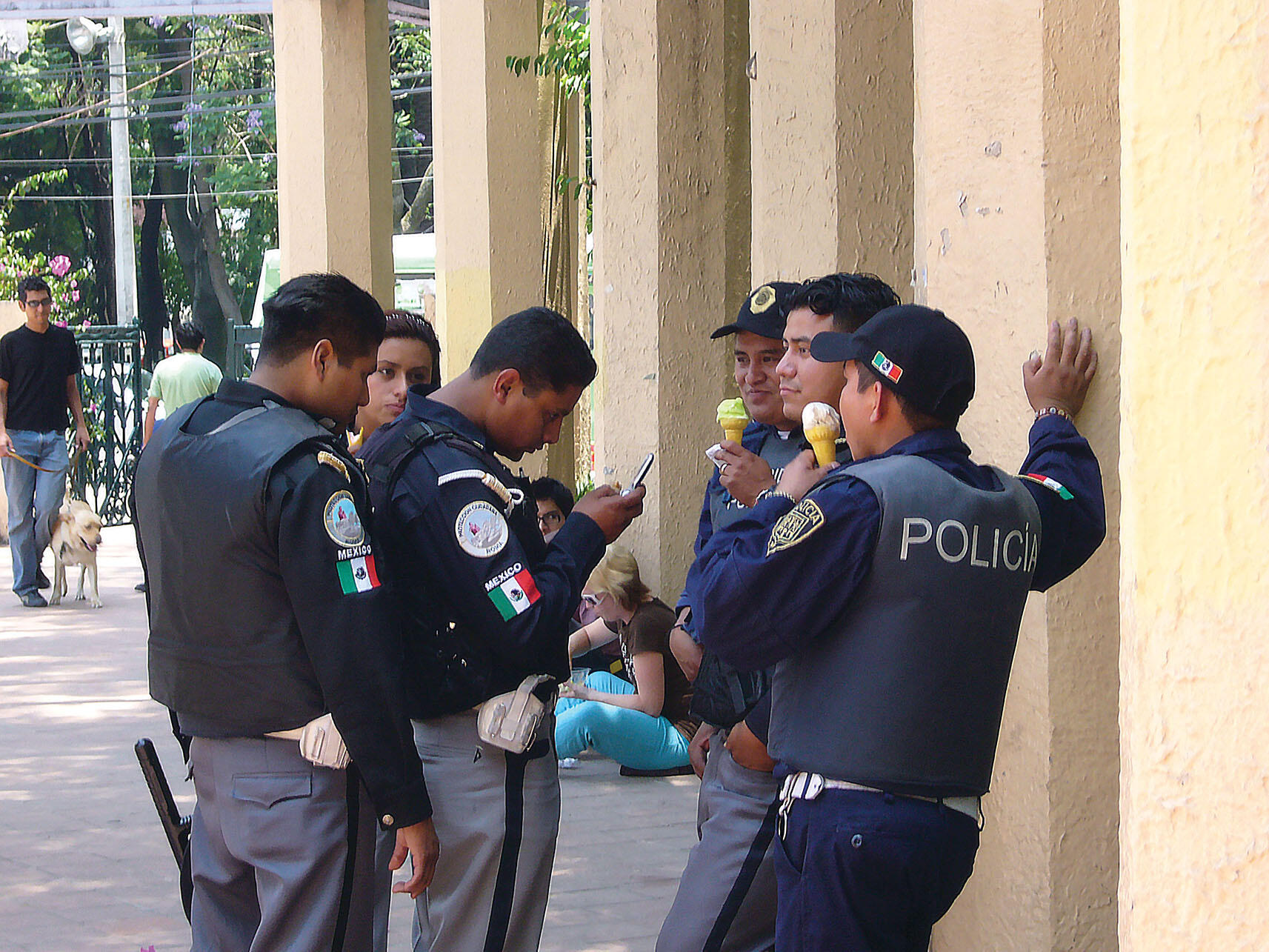  Mexican police often expect, as pictured here with ice cream, free goods from local merchants. (Photo by Alan Zabicky.)