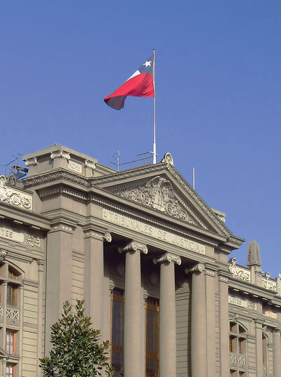 The Supreme Court building in Santiago, Chile. (Photo by Felipe Restrepo Acosta.) 